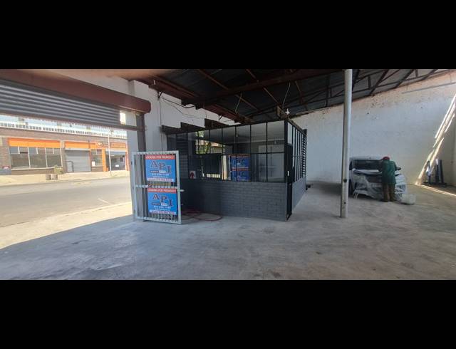 450M² WAREHOUSE TO LET IN KRUGERSDORP CENTRAL